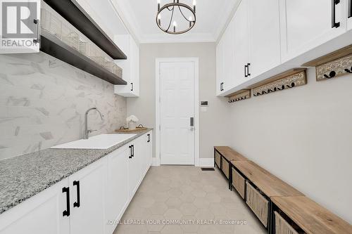 64 Deerhaven Crescent, Vaughan, ON - Indoor Photo Showing Kitchen