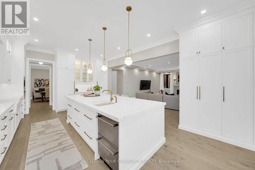 64 Deerhaven Crescent, Vaughan, ON - Indoor Photo Showing Kitchen With Upgraded Kitchen