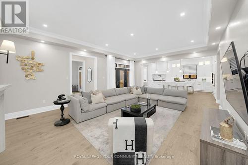 64 Deerhaven Crescent, Vaughan, ON - Indoor Photo Showing Living Room