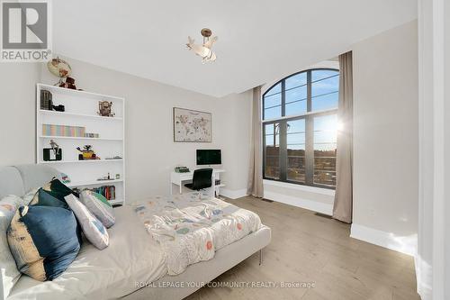 64 Deerhaven Crescent, Vaughan, ON - Indoor Photo Showing Bedroom