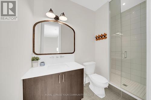 64 Deerhaven Crescent, Vaughan, ON - Indoor Photo Showing Bathroom