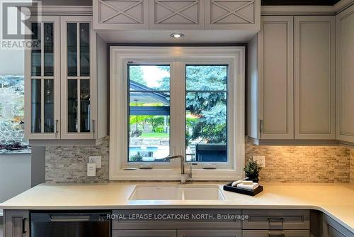 104 Hoggard Court, Blue Mountains, ON - Indoor Photo Showing Kitchen