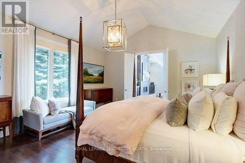 104 Hoggard Court, Blue Mountains, ON - Indoor Photo Showing Bedroom