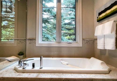 104 Hoggard Court, Blue Mountains, ON - Indoor Photo Showing Bathroom