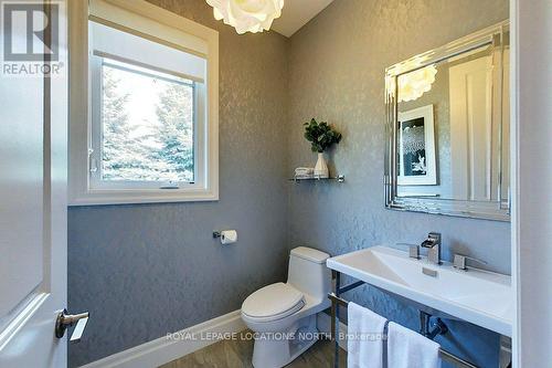 104 Hoggard Court, Blue Mountains, ON - Indoor Photo Showing Bathroom