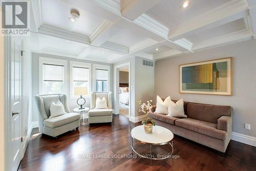 104 Hoggard Court, Blue Mountains, ON - Indoor Photo Showing Living Room