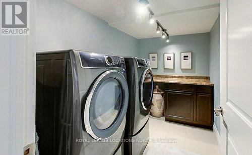 104 Hoggard Court, Blue Mountains, ON - Indoor Photo Showing Laundry Room