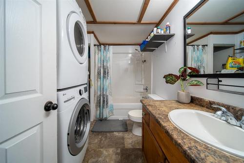 37 Gayet Drive, St Genevieve, MB - Indoor Photo Showing Laundry Room