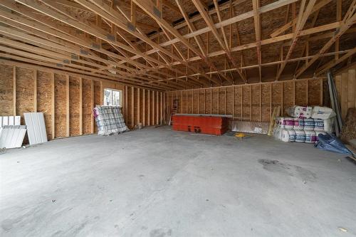 37 Gayet Drive, St Genevieve, MB - Indoor Photo Showing Garage