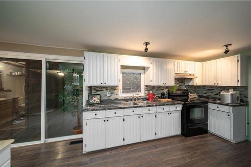 37 Gayet Drive, St Genevieve, MB - Indoor Photo Showing Kitchen With Double Sink