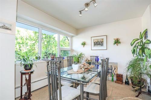 205 71 Roslyn Road, Winnipeg, MB - Indoor Photo Showing Dining Room