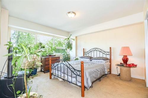 205 71 Roslyn Road, Winnipeg, MB - Indoor Photo Showing Bedroom