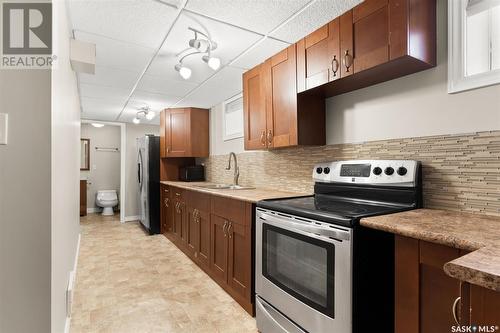 4012 Regina Avenue, Regina, SK - Indoor Photo Showing Kitchen