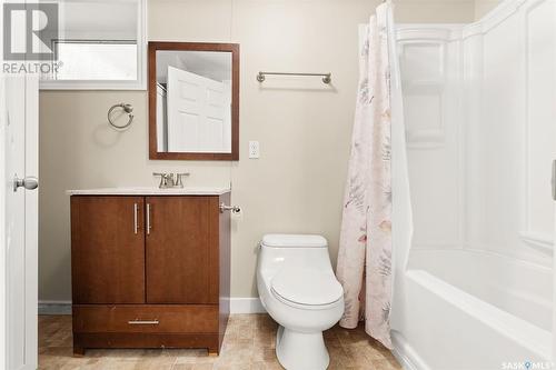 4012 Regina Avenue, Regina, SK - Indoor Photo Showing Bathroom