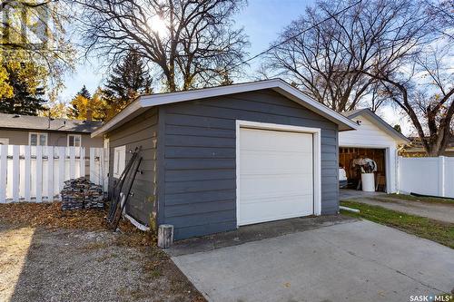 4012 Regina Avenue, Regina, SK - Outdoor