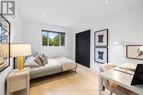 2939 Harvey Crescent, Mississauga, ON - Indoor Photo Showing Bedroom