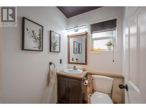 187 Brooks Place, Penticton, BC - Indoor Photo Showing Bathroom