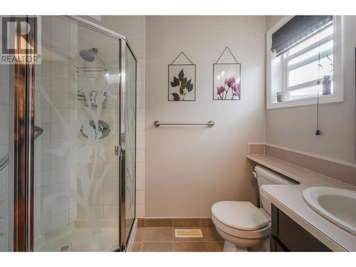 187 Brooks Place, Penticton, BC - Indoor Photo Showing Bathroom