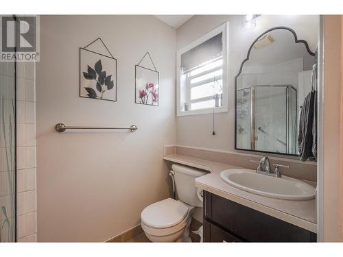 187 Brooks Place, Penticton, BC - Indoor Photo Showing Bathroom