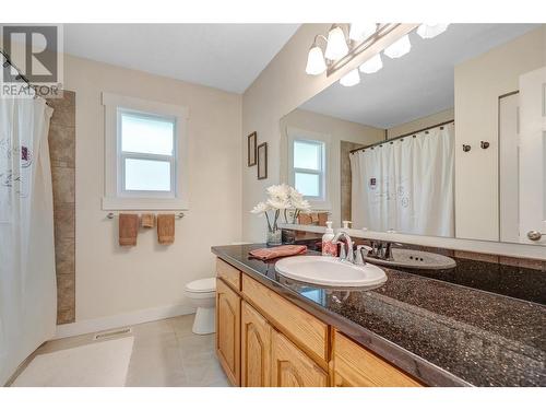 10707 Giants Head Road, Summerland, BC - Indoor Photo Showing Bathroom