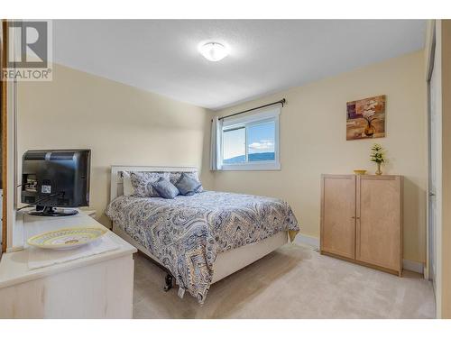 10707 Giants Head Road, Summerland, BC - Indoor Photo Showing Bedroom