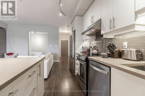 313 - 128 Garden Drive, Oakville, ON - Indoor Photo Showing Kitchen With Upgraded Kitchen