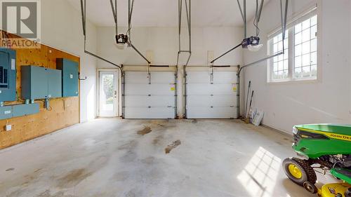 43 Vale Drive, Pouch Cove, NL - Indoor Photo Showing Garage