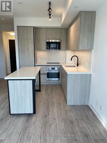 1019 - 108 Peter Street, Toronto, ON - Indoor Photo Showing Kitchen