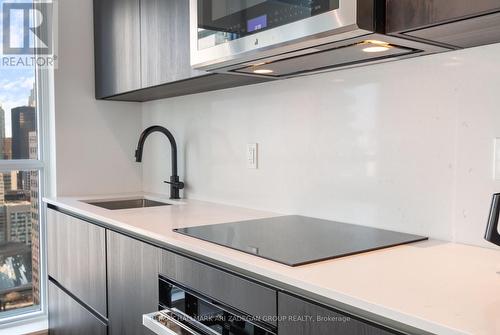 3107 - 327 King Street W, Toronto, ON - Indoor Photo Showing Kitchen