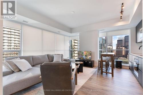 3107 - 327 King Street W, Toronto, ON - Indoor Photo Showing Living Room