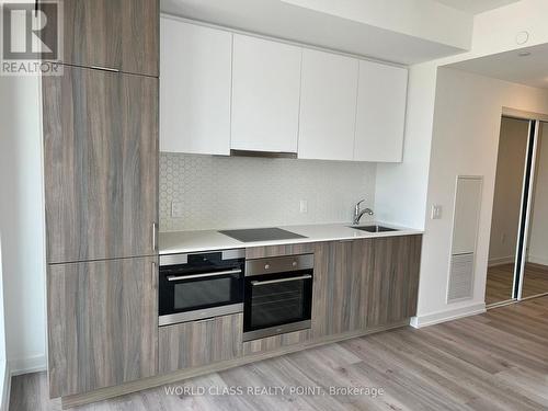 1405 - 158 Front Street E, Toronto, ON - Indoor Photo Showing Kitchen