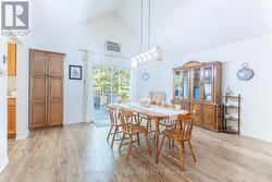 Vaulted ceiling in this dining room - 