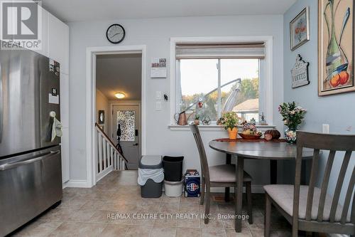 B - 347 Sylvan Street, London, ON - Indoor Photo Showing Dining Room