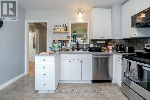 B - 347 Sylvan Street, London, ON - Indoor Photo Showing Kitchen