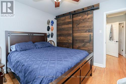 B - 347 Sylvan Street, London, ON - Indoor Photo Showing Bedroom