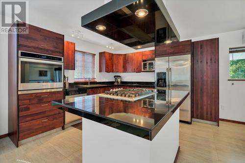 7141 Dunwaters Road Lot# 66, Kelowna, BC - Indoor Photo Showing Kitchen With Double Sink With Upgraded Kitchen