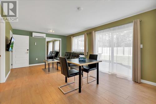 7141 Dunwaters Road Lot# 66, Kelowna, BC - Indoor Photo Showing Dining Room