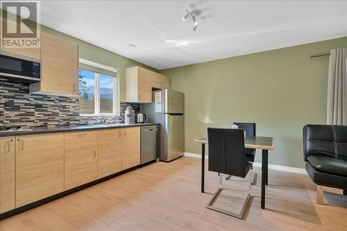 7141 Dunwaters Road Lot# 66, Kelowna, BC - Indoor Photo Showing Kitchen