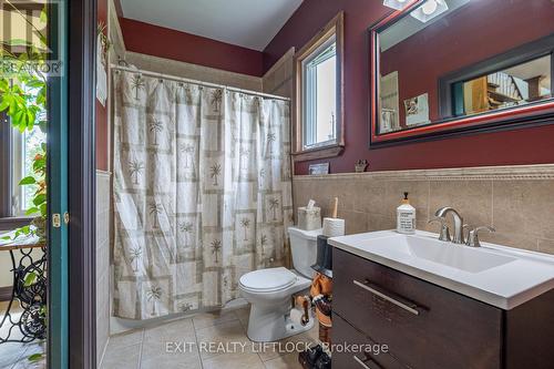 1760 Stewart Line, Cavan Monaghan, ON - Indoor Photo Showing Bathroom