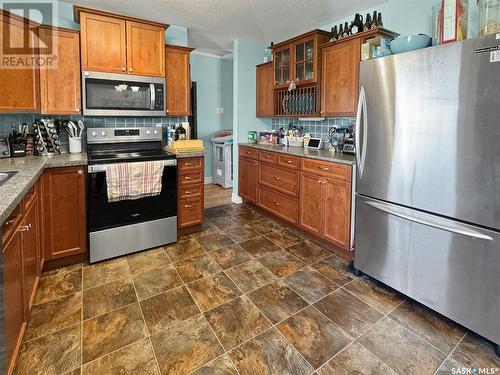 572 100Th Street, North Battleford, SK - Indoor Photo Showing Kitchen