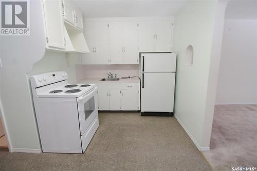 235 Sidney Street, Swift Current, SK - Indoor Photo Showing Kitchen