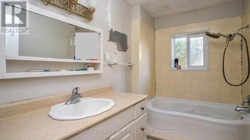 Main floor bathroom. - 3109 Napperton Drive, Adelaide Metcalfe, ON - Indoor Photo Showing Bathroom