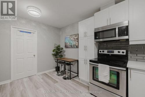 206 - 549 Ridout Street, London, ON - Indoor Photo Showing Kitchen