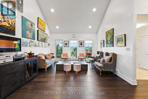 487 Ridge Road E, Grimsby, ON - Indoor Photo Showing Living Room