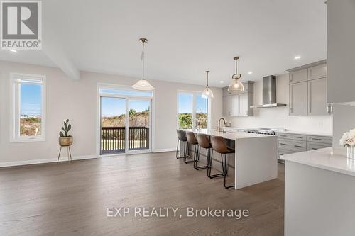 924 Lakeridge Drive, Orleans - Cumberland And Area, ON - Indoor Photo Showing Kitchen With Upgraded Kitchen