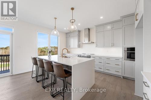 924 Lakeridge Drive, Orleans - Cumberland And Area, ON - Indoor Photo Showing Kitchen With Upgraded Kitchen