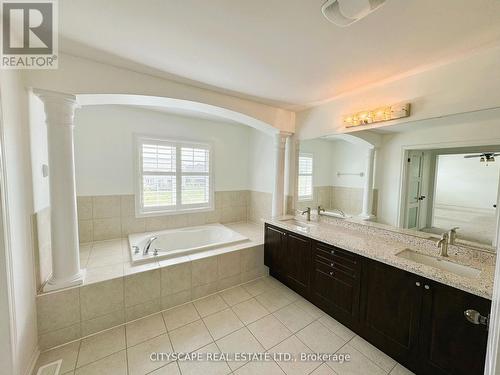 7646 Goldenrod Trail, Niagara Falls, ON - Indoor Photo Showing Bathroom