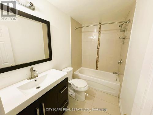 7646 Goldenrod Trail, Niagara Falls, ON - Indoor Photo Showing Bathroom