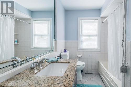 4495 Howard Avenue, Windsor, ON - Indoor Photo Showing Bathroom