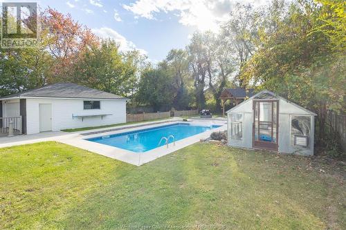 4495 Howard Avenue, Windsor, ON - Outdoor With In Ground Pool With Backyard